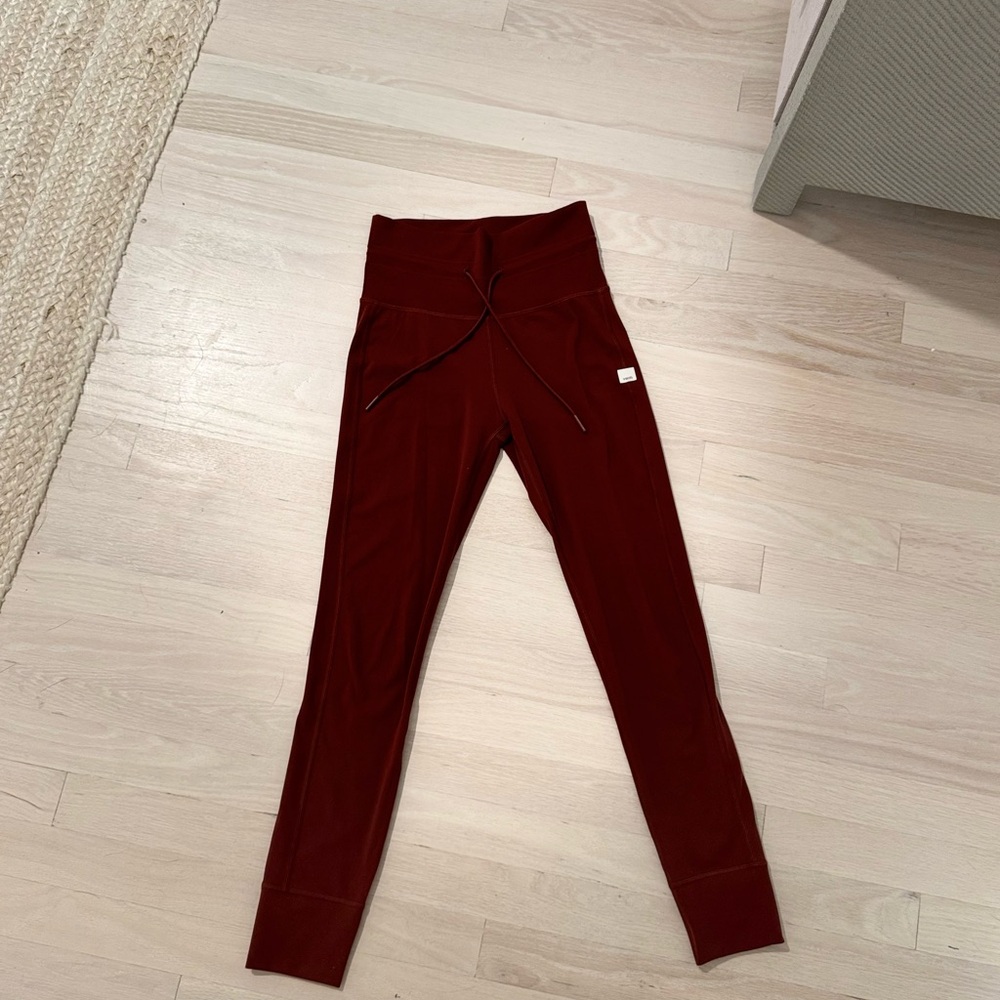 Vuori Women's Burgundy Leggings